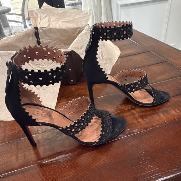 Alaia Shoes - Alaia Black Heels